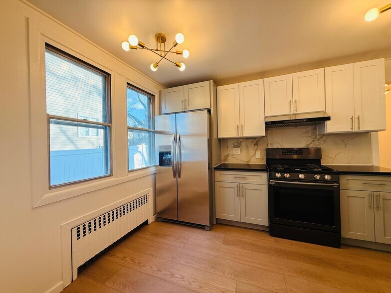 Building Photo - 86 W Main St