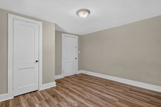 Building Photo - Olympia Rental Available Now!