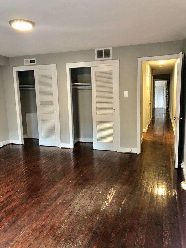 Building Photo - 939 25th St NW