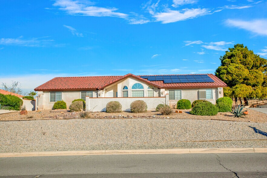 Front Exterior - 16362 Kamana Rd