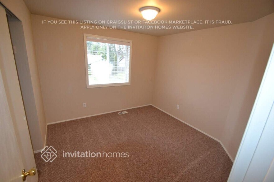 Building Photo - 8408 200th St Ct E