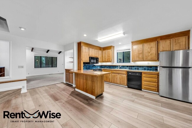 Building Photo - 683 Old La Honda Rd