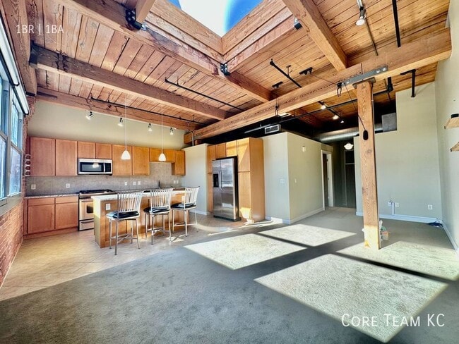 Building Photo - 710 Broadway-807