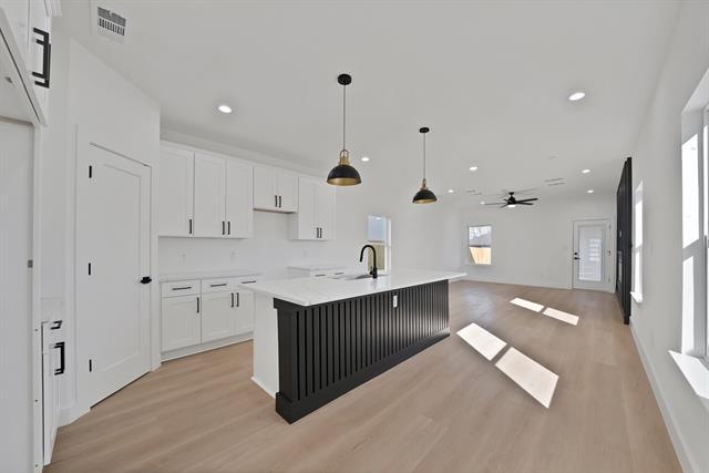 Building Photo - 4228 Aztec Dr