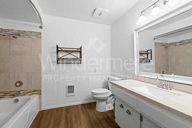 Building Photo - 906 S McDonald Rd