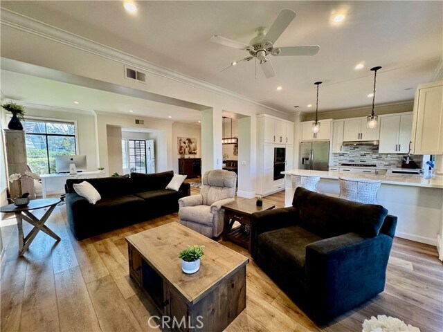 Building Photo - 33 Oak Knolls