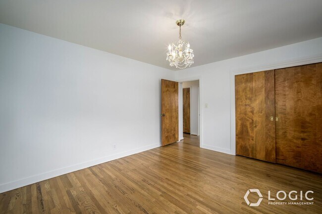 Building Photo - 4220 S Fortuna Way