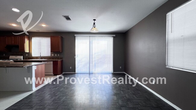 Building Photo - 4 Bed, 2.5 Bath Victorville Home!