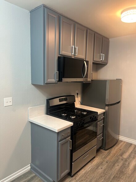 Building Photo - 3640 Cardiff Ave