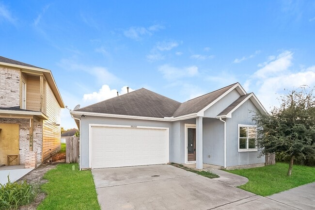 Building Photo - 10212 Carmencita Way