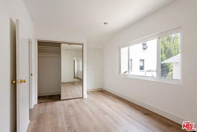 Building Photo - 1040 N Crescent Heights Blvd