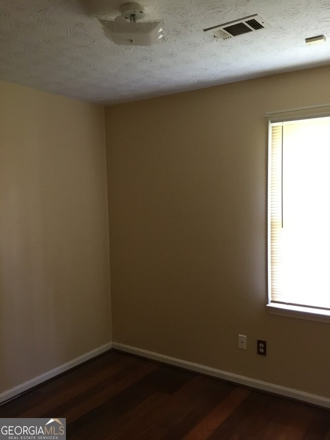 Building Photo - 2819 Bay Leaf Dr SE