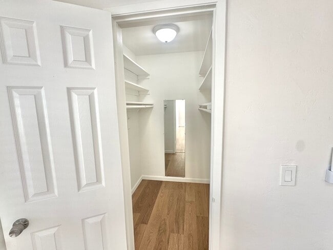 Building Photo - Beautifully Remodeled 4bd/2.5ba CLAIREMONT Home! Fenced yard, garage, PET friendly!