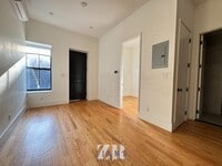 Building Photo - 1520 St Johns Pl