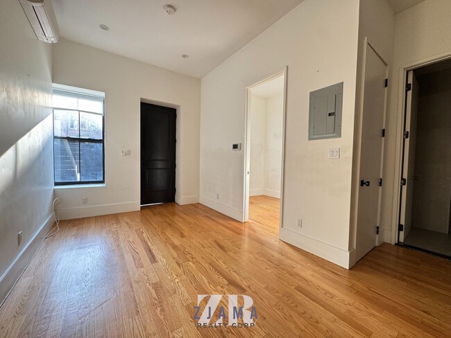 Primary Photo - 1520 St Johns Pl