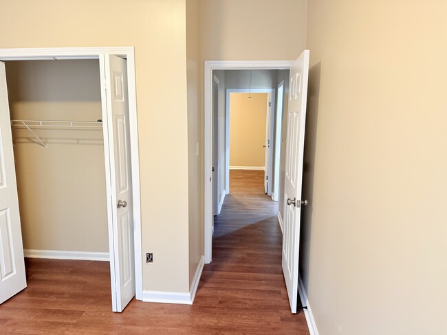 Building Photo - 719 Marsh Ave