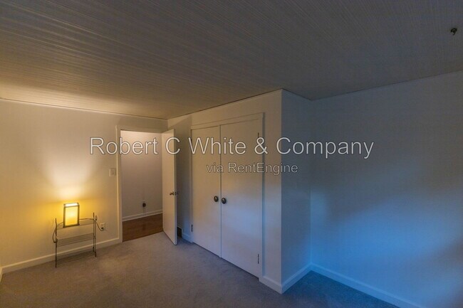 Building Photo - 16 Sunbrook Rd