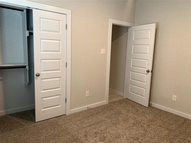 Building Photo - 2913 Sage Ranch Dr