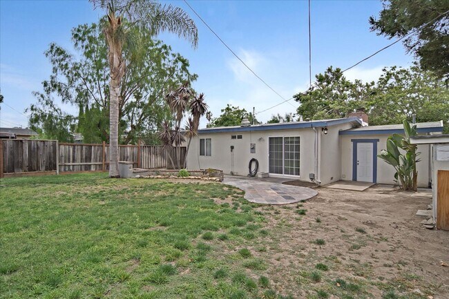 Building Photo - 10082 Endfield Way