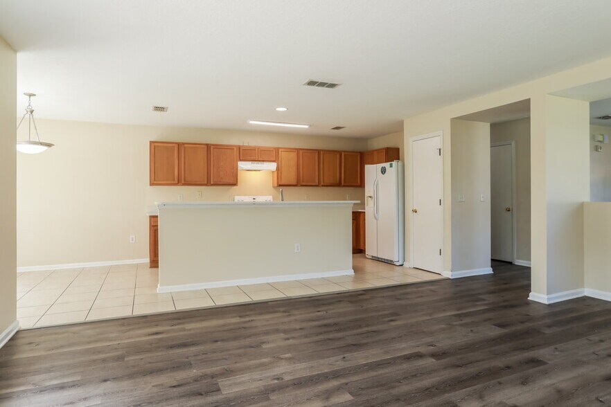 Building Photo - 12613 Wooded Bluff Ct