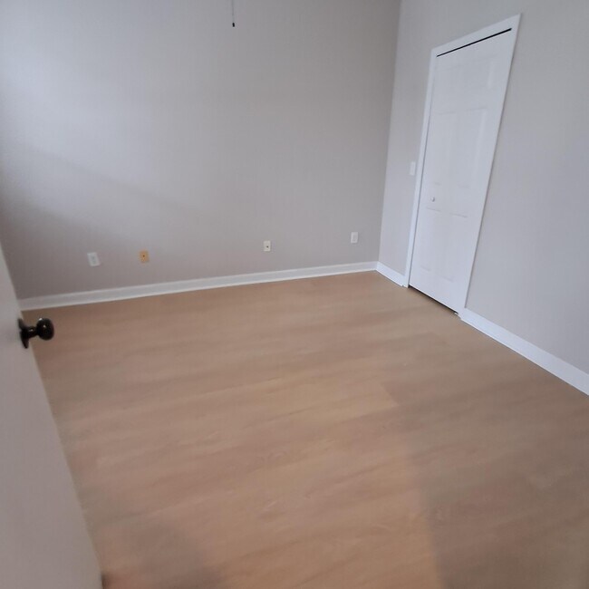 Building Photo - 3510 Shoma Dr