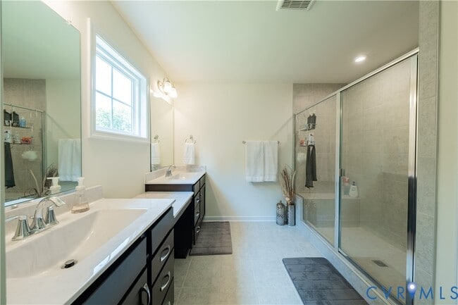 Building Photo - 18401 Palisades Ct