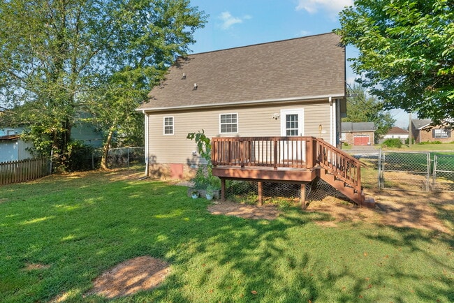 Building Photo - 3421 Oak Lawn Dr