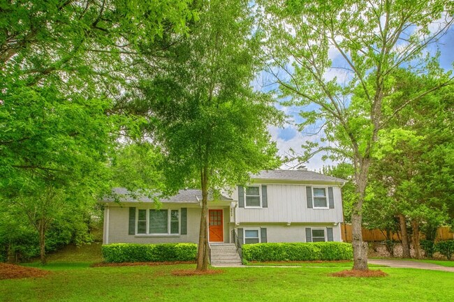 Building Photo - 8800 Nightingale Ln