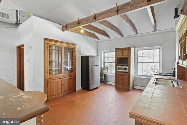 Building Photo - 317 Cameron St