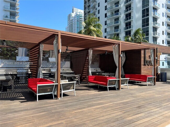 Building Photo - 1080 Brickell Ave