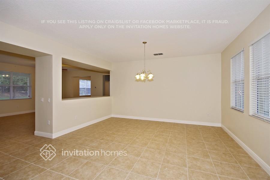 Building Photo - 10143 Malpas Point