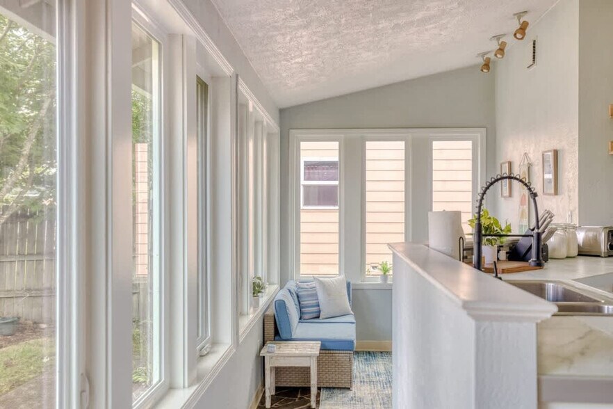 Building Photo - 353 Brightwood Ct