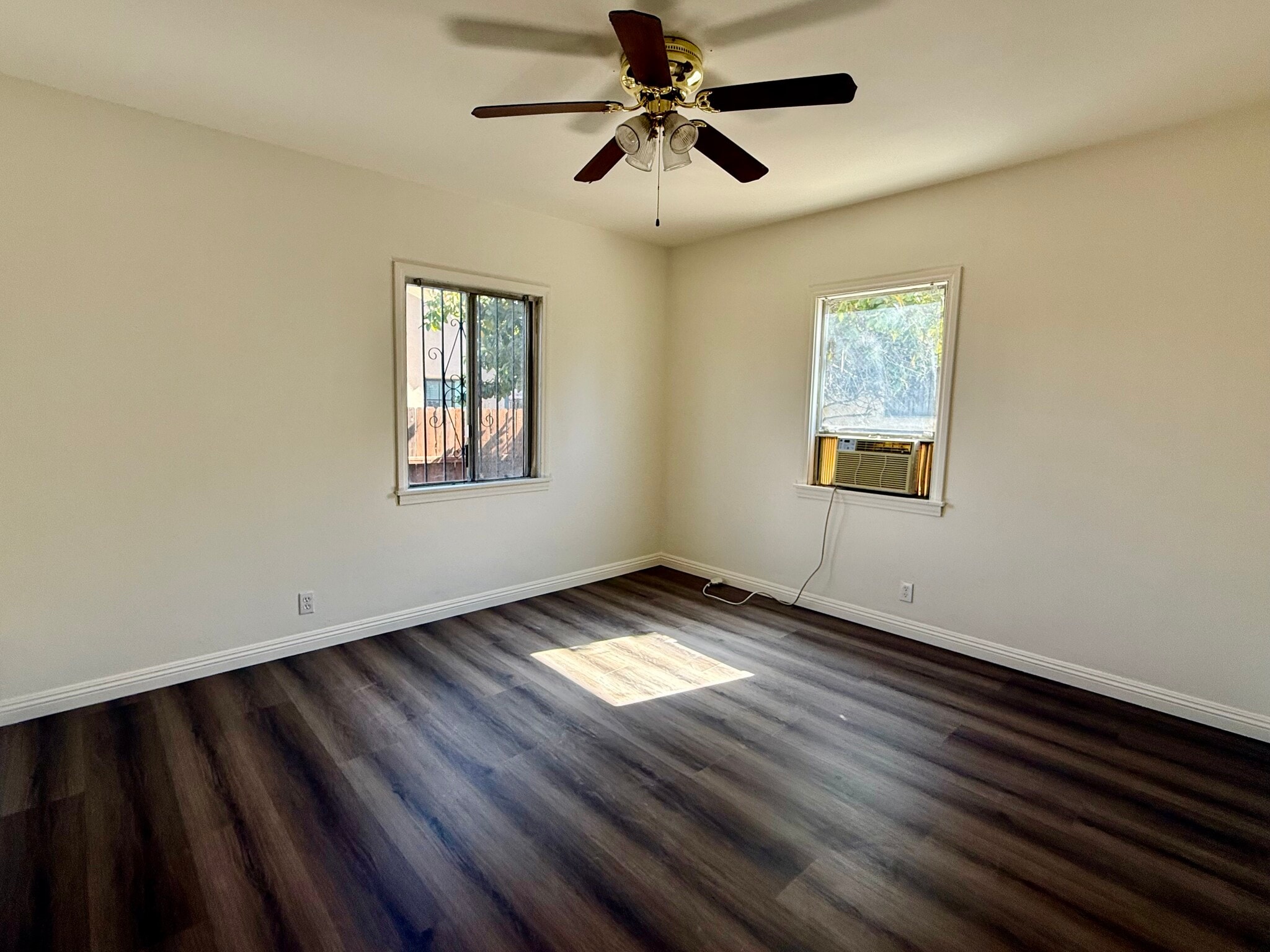Back Bedroom - 330 W Bencamp St
