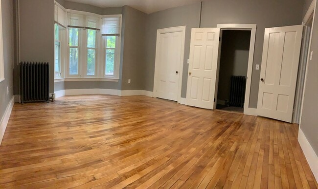 Building Photo - 117 Ashmont St