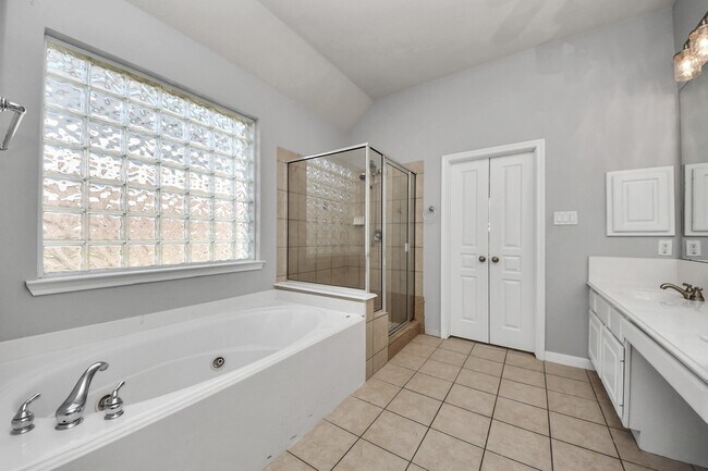 Building Photo - 18330 Enchanted Rock Trail