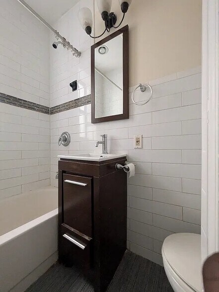 Building Photo - 533 W 158th St