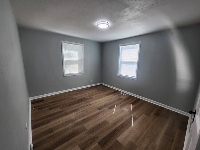 Building Photo - 2923 Denson Ave