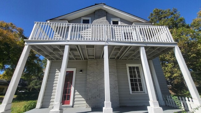 Building Photo - 1844 Oliver Ave