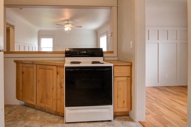 Building Photo - 2 Bedroom Nampa Home_Large Lot_Pet Friendly