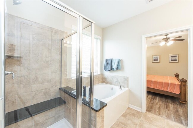 Building Photo - 6411 Tea Tree Dr