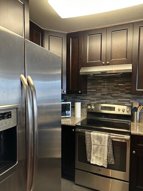 kitchen - 1140 E Ocean Blvd
