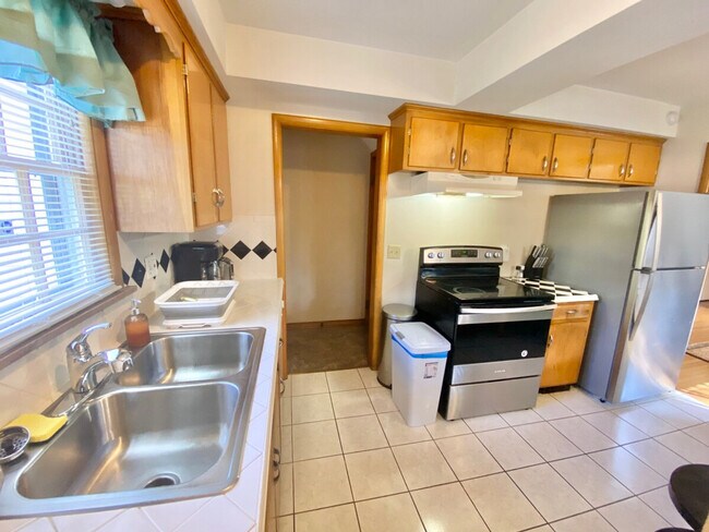 Building Photo - 1310 Forest Hills Blvd