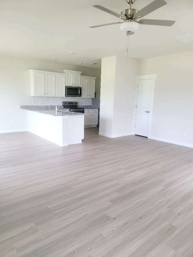 Building Photo - 1031 Peaceful Fawn Dr