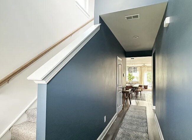 Building Photo - Spacious 4 Bedroom Home with Main-Level Primary and 2-Car Garage