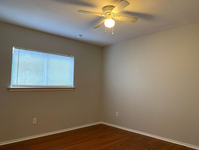 Building Photo - Great Floor Plan