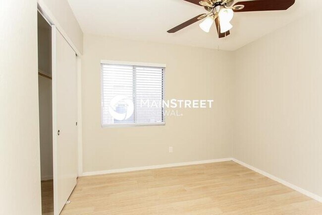 Building Photo - 3 Bedroom Pet-Friendly Home in Phoenix, AZ with Main Street Renewal