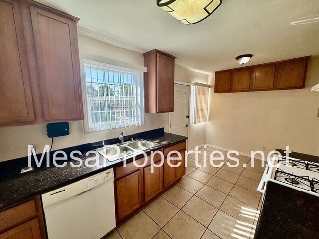 Building Photo - 1519 W Virginia St