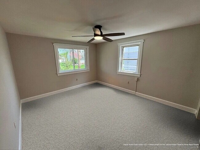Building Photo - Comfortable, clean, charming 3-bedroom detached home with backyard. Conveniently located in Lower...