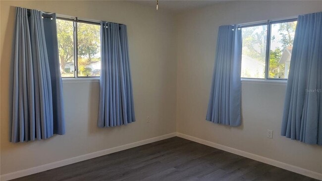 Building Photo - 10881 SW 75th Ave