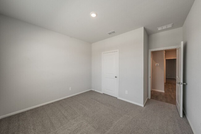 Building Photo - 8637 Centerboard Ln